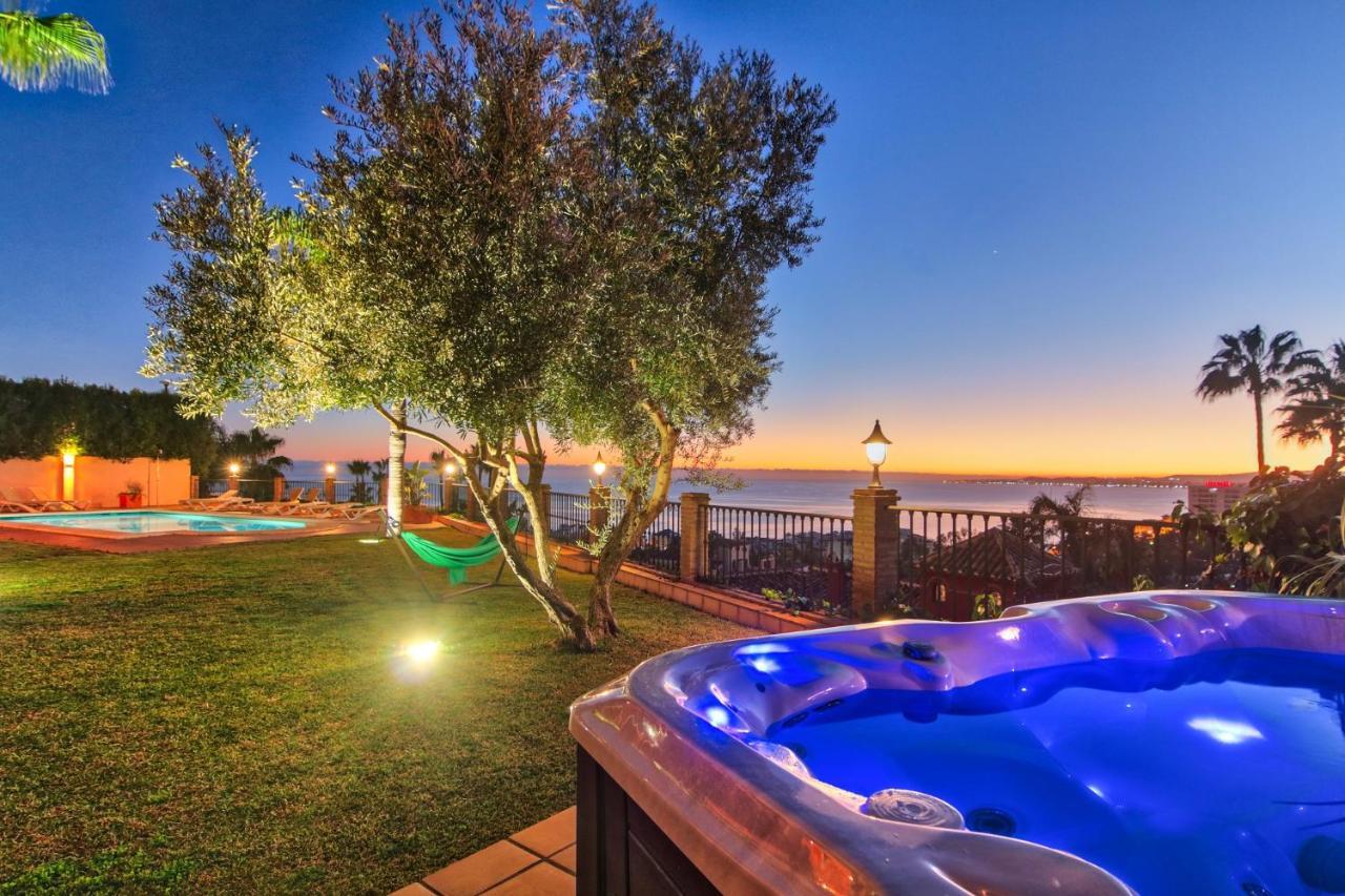 Beachside Villa With Panoramic Sea Views Benalmádena Exterior foto