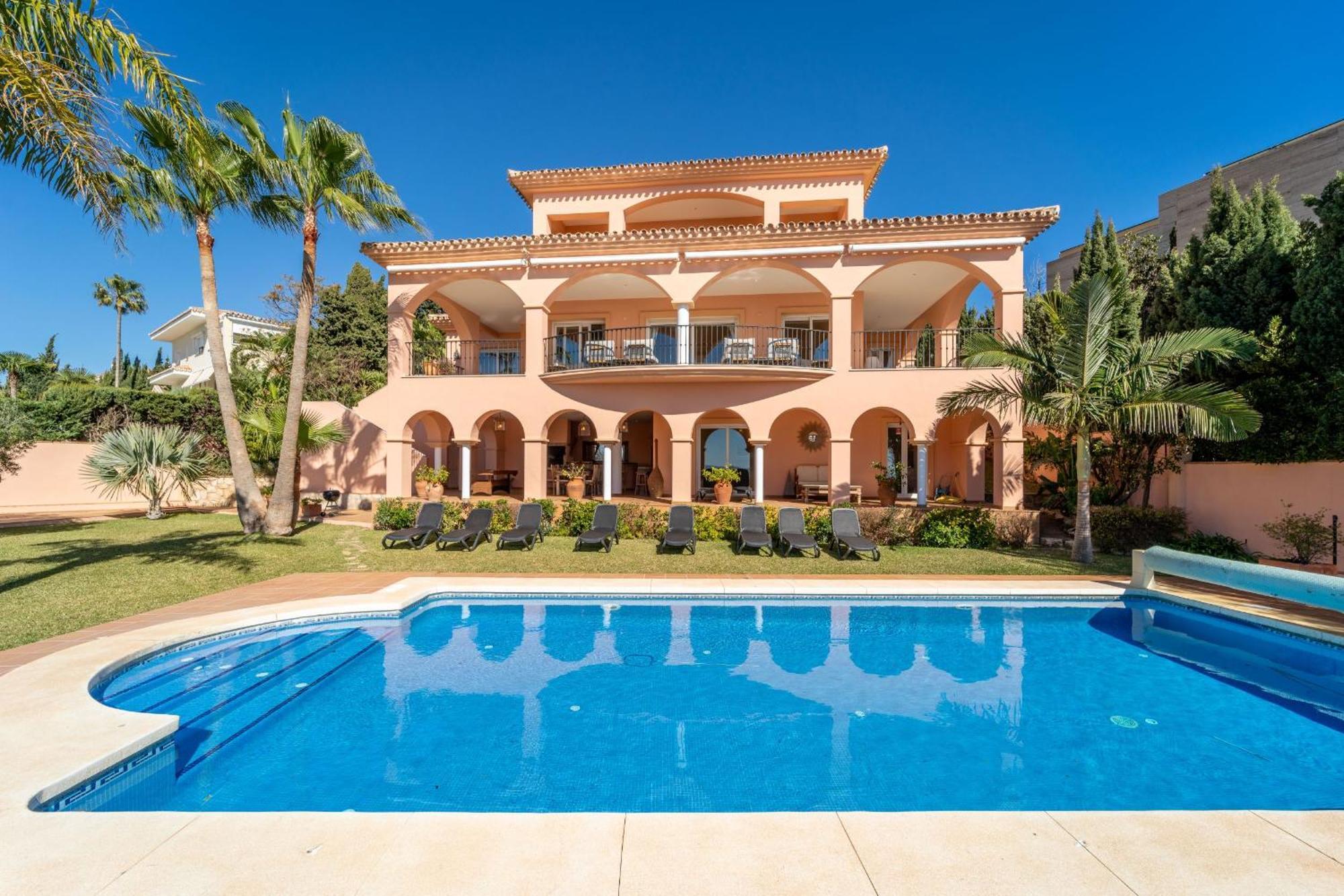 Beachside Villa With Panoramic Sea Views Benalmádena Exterior foto