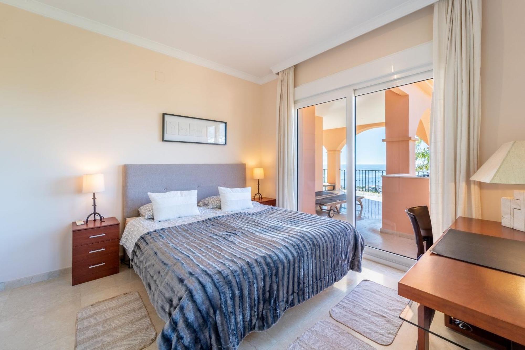 Beachside Villa With Panoramic Sea Views Benalmádena Exterior foto