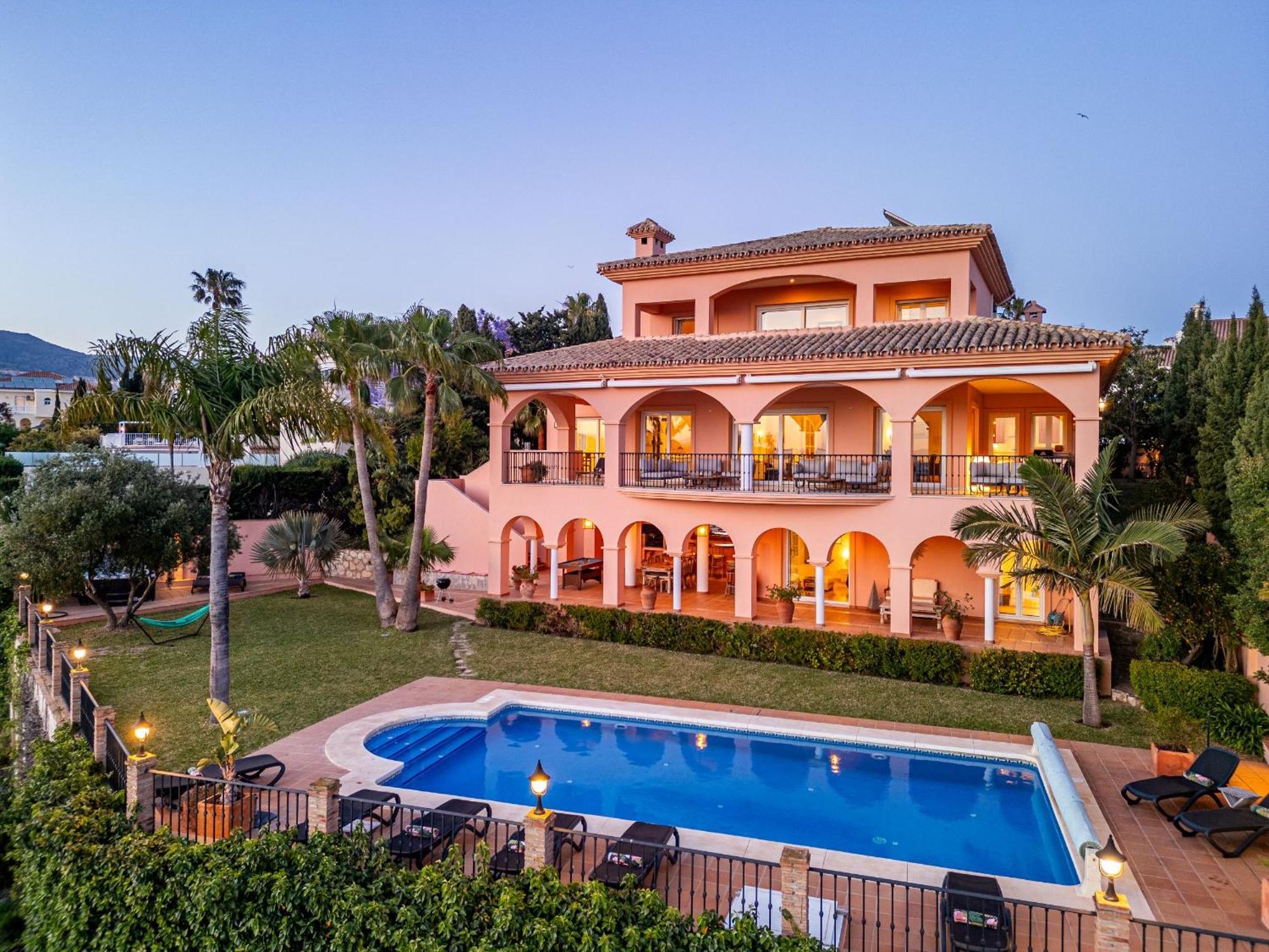 Beachside Villa With Panoramic Sea Views Benalmádena Exterior foto